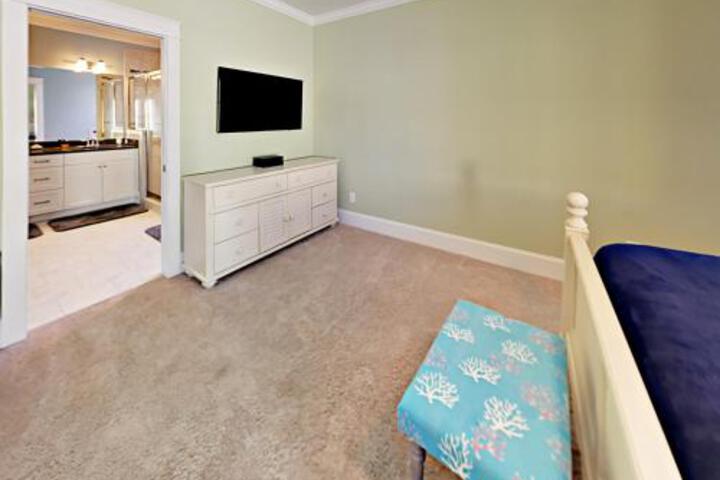 1418 Searay Home in Carolina Beach, NC