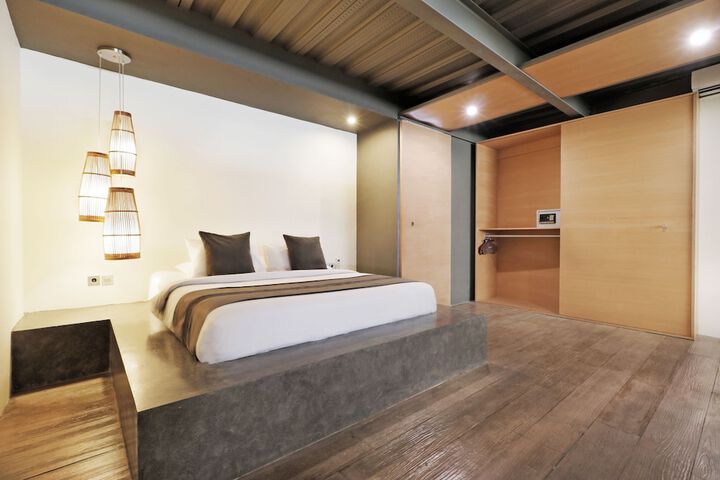 Room 13 of 56