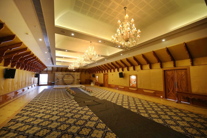 Ballroom/Hall 132 of 149