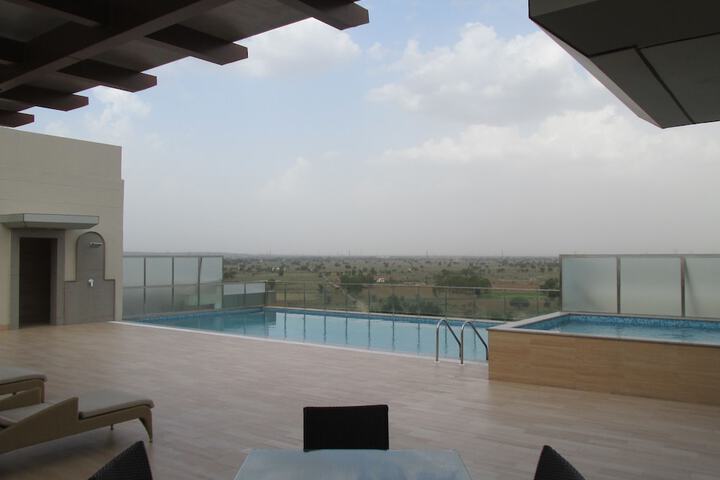 Hotel with Pool