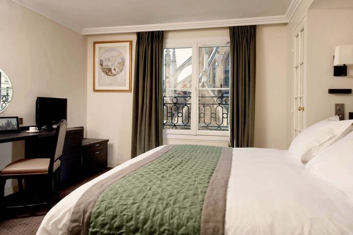 Room 33 of 42