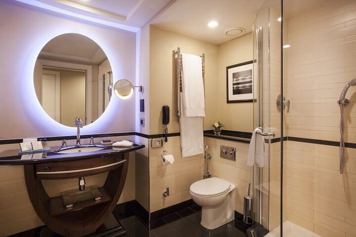 Clean Restrooms