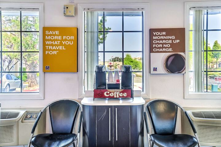 Breakfast/Coffee Service 21 of 28