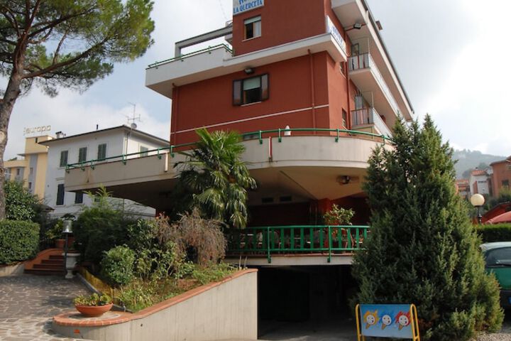 Hotel 68 of 73