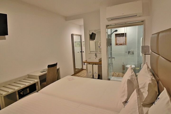 Room 19 of 53