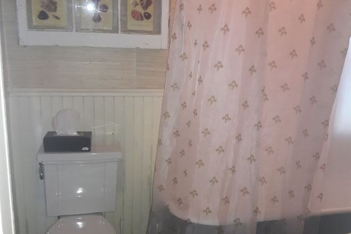 Room 10 of 23