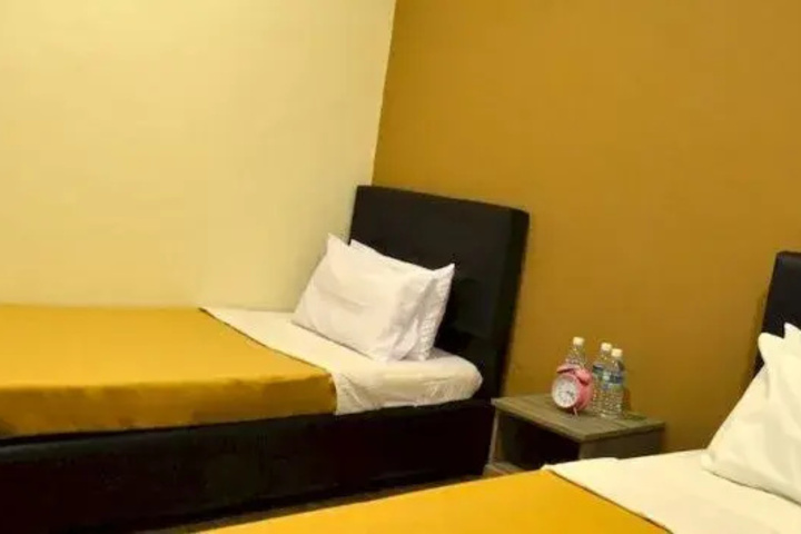 Room 5 of 19