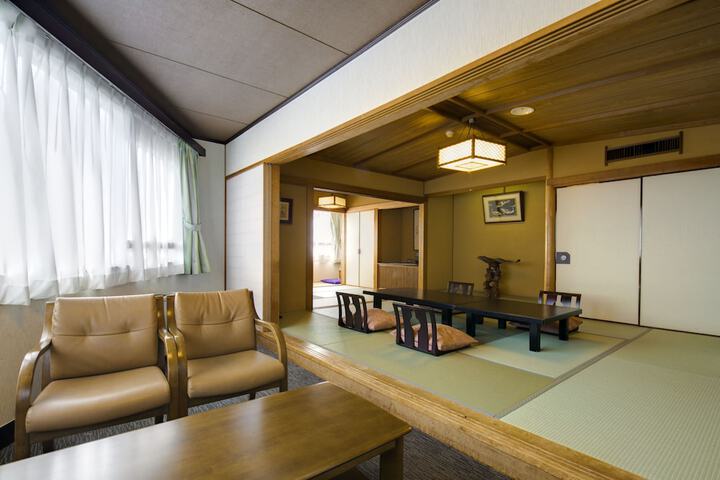 Room 14 of 80