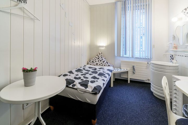 Room 13 of 41