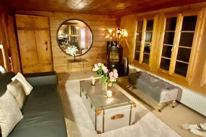 Room 9 of 41