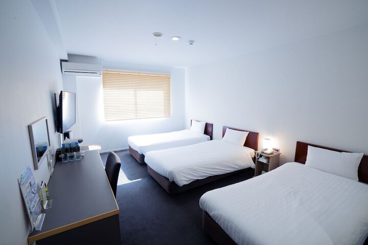 Room 11 of 40