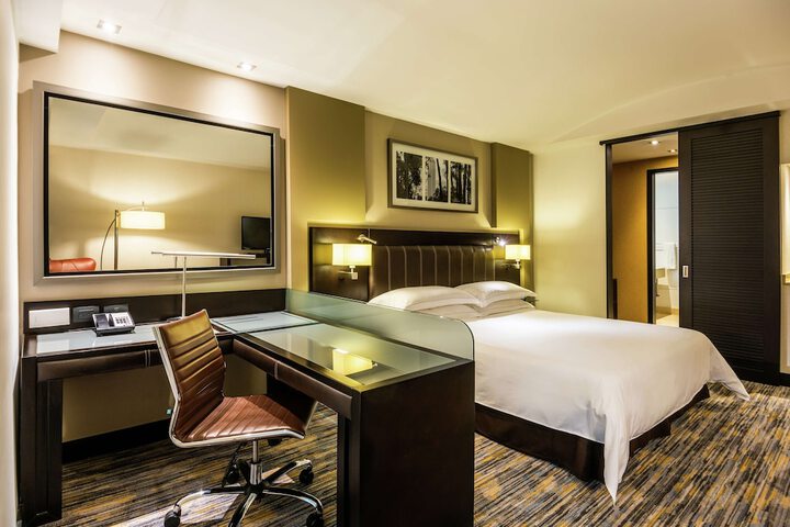 Room 25 of 153