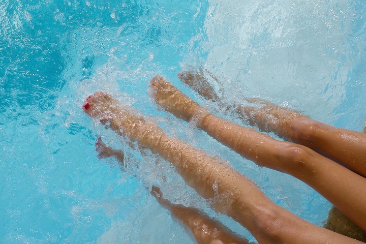 Hotel with Pool
