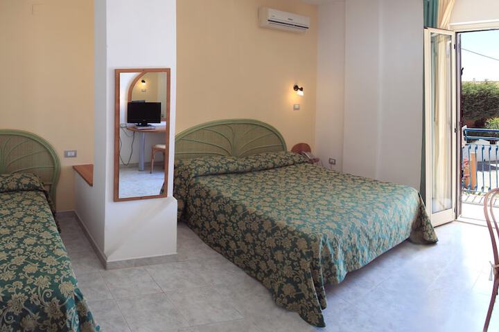 Room 5 of 67
