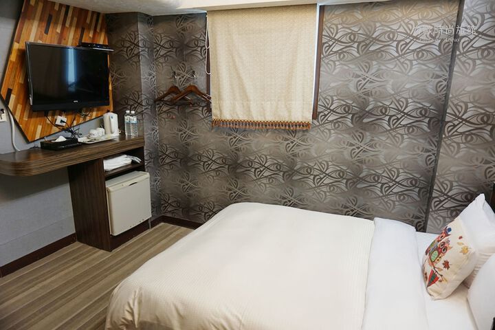 Room 10 of 52