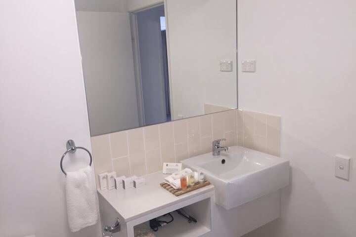 Room 193 of 204