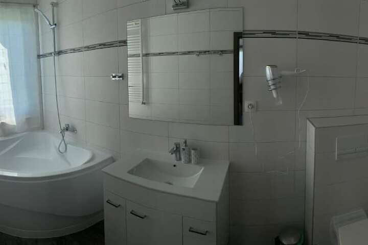Room 96 of 167