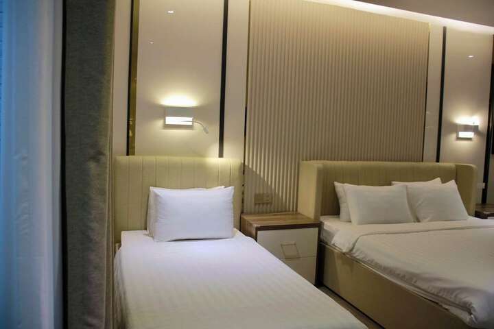 Room 32 of 45