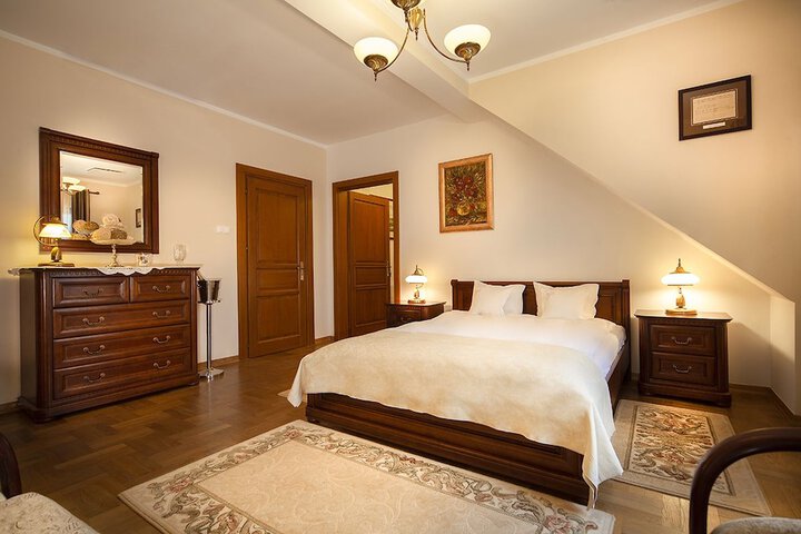 Room 7 of 54