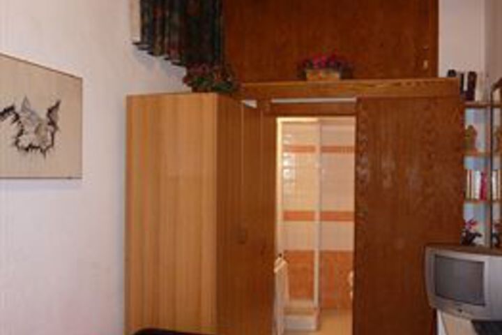 Room 30 of 60