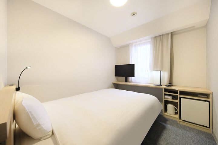 Room 5 of 11