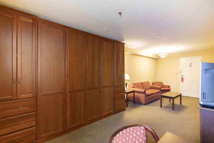 Room 25 of 84