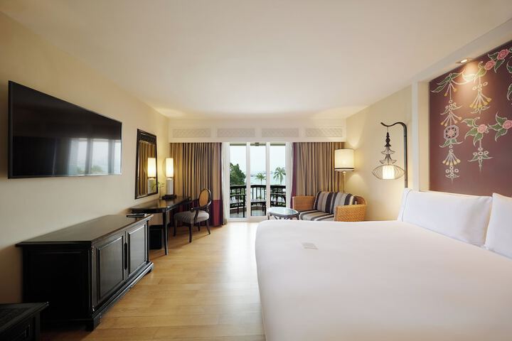 Room 42 of 151