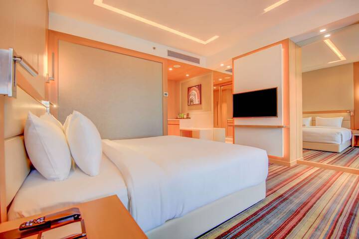 Room 42 of 140