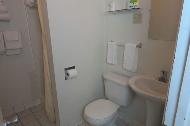 Room 34 of 84