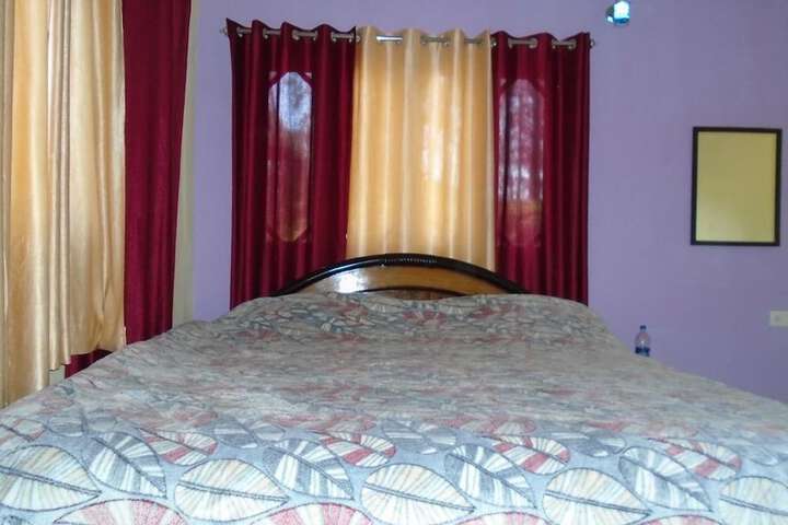 Room 6 of 9