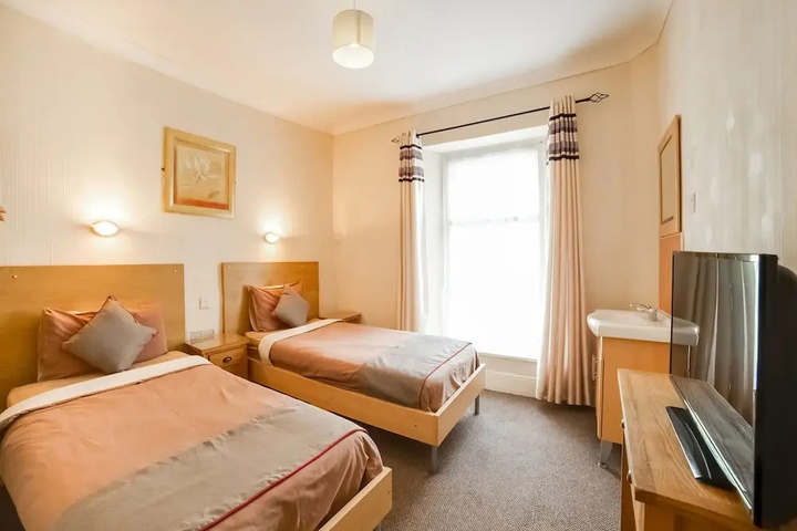 guest_rooms