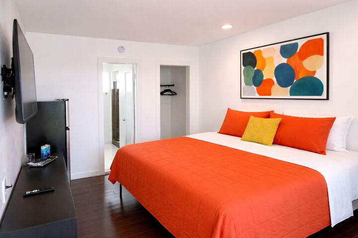 Room 17 of 65