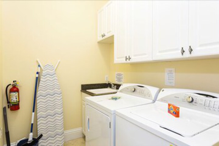 Laundry 24 of 27