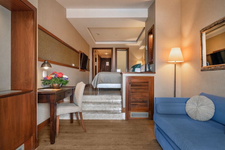 Room 21 of 142