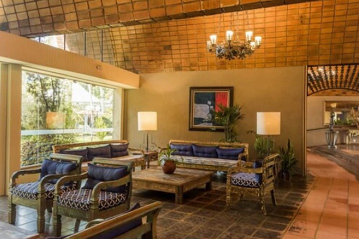 Hotel Lobby