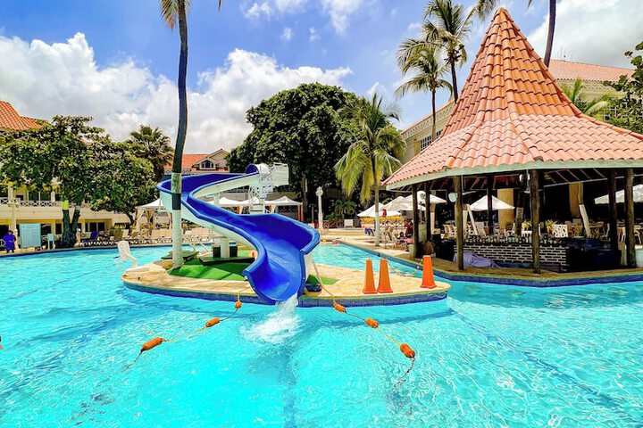 Hotel Pool