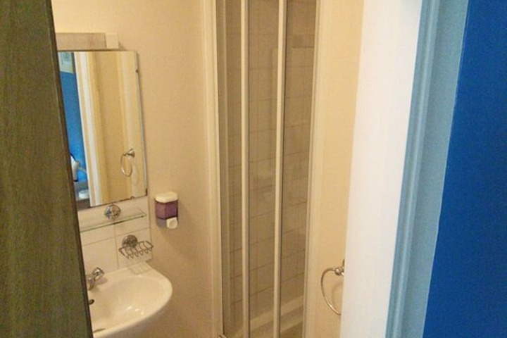 Room 12 of 21