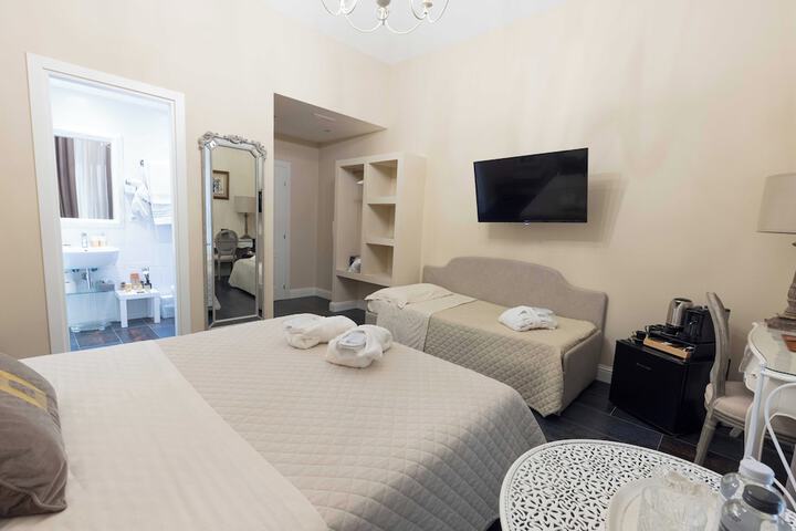 Room 8 of 22