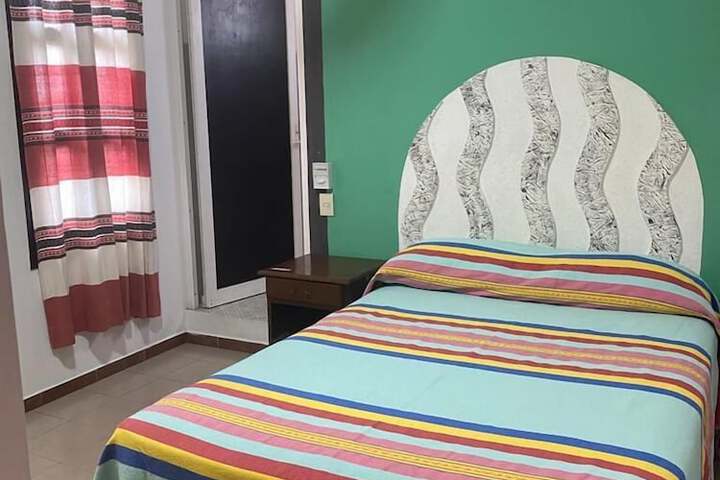 Room 9 of 36