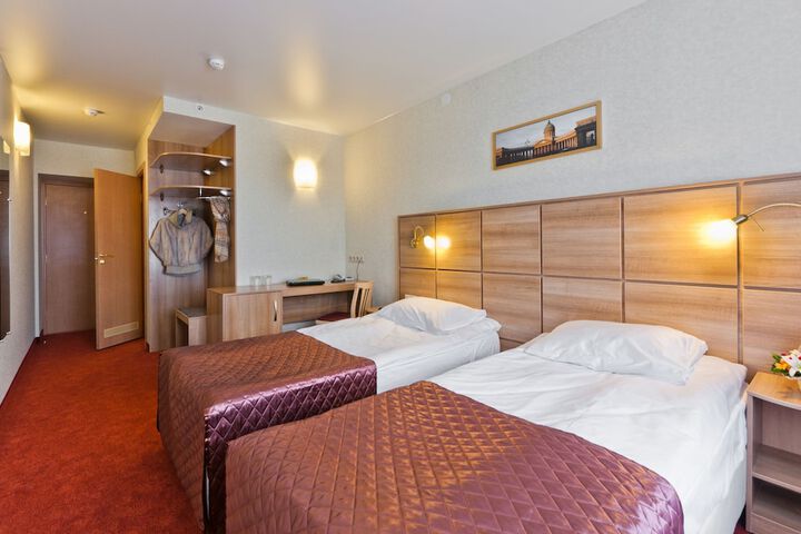 Room 10 of 40