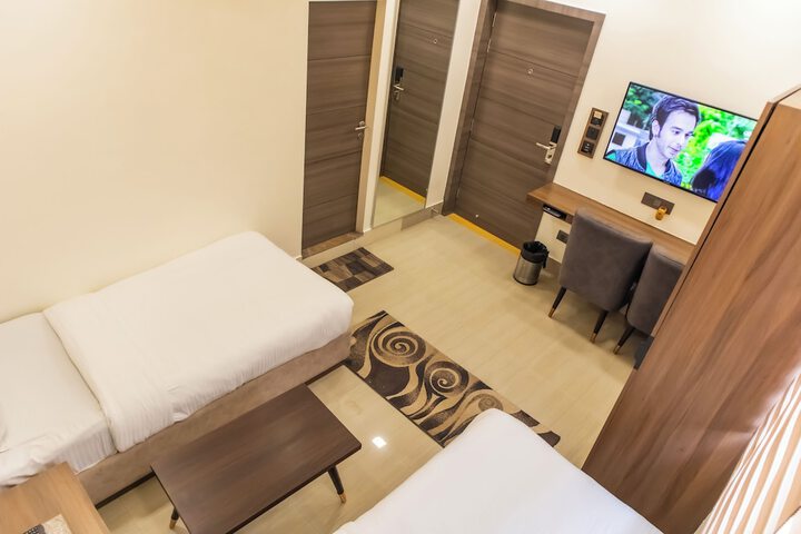 Room 84 of 221