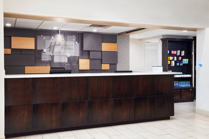 Check-in/check-out kiosk