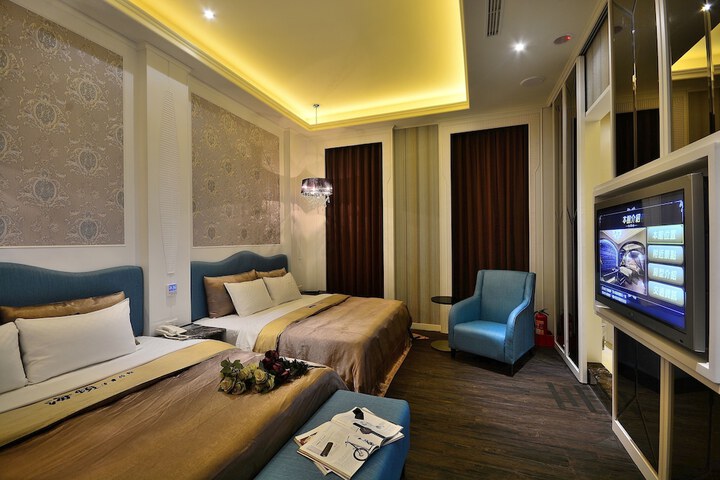 Room 5 of 57