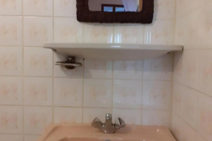 Room 6 of 11