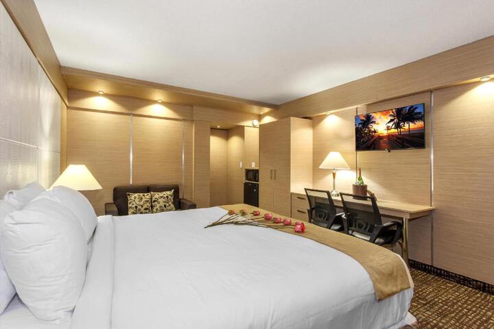 Standard | King Bed (11 of 17)