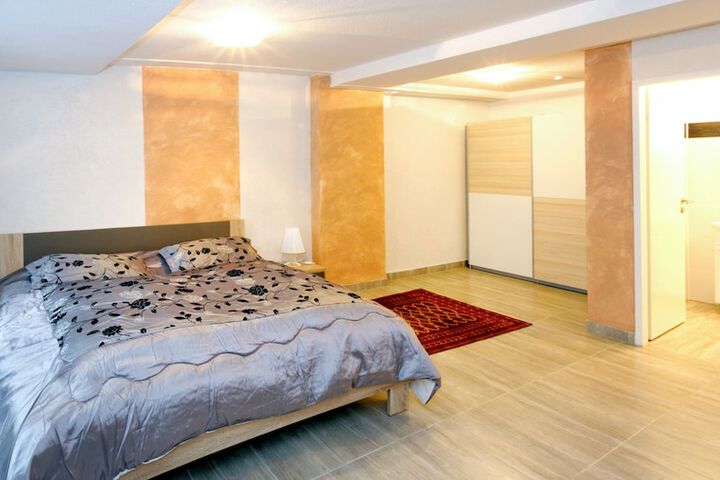 Room 5 of 41
