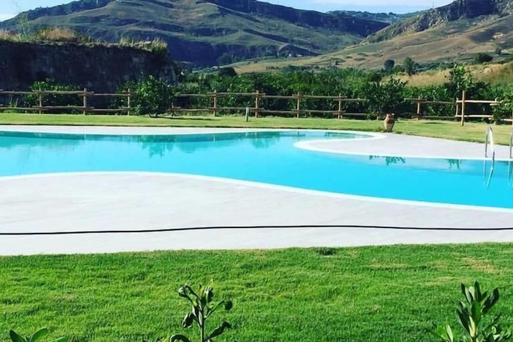 Pool 14 of 39