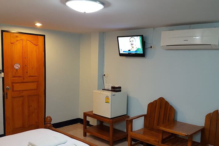 Room 8 of 23