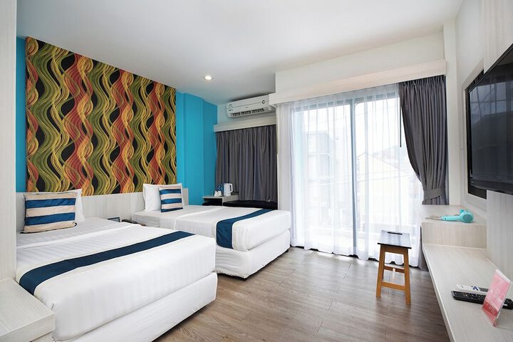 Room 6 of 39