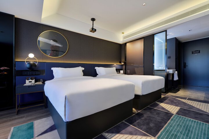 Room 5 of 25